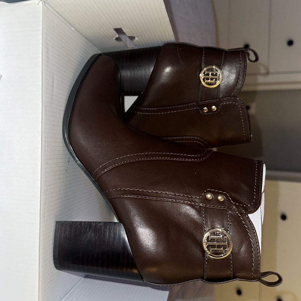 Tommy Hilfiger heeled booties